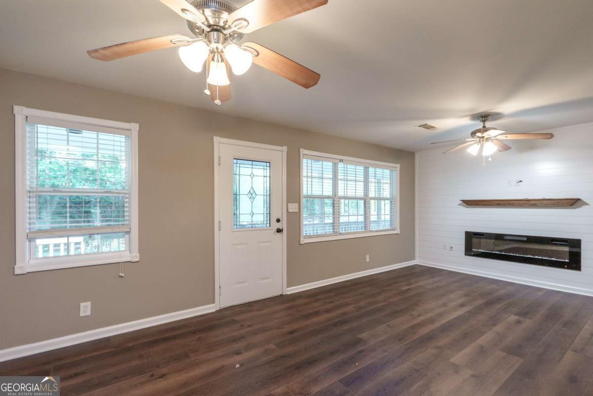 3322 Dewey Hogan Road Property Photo 10