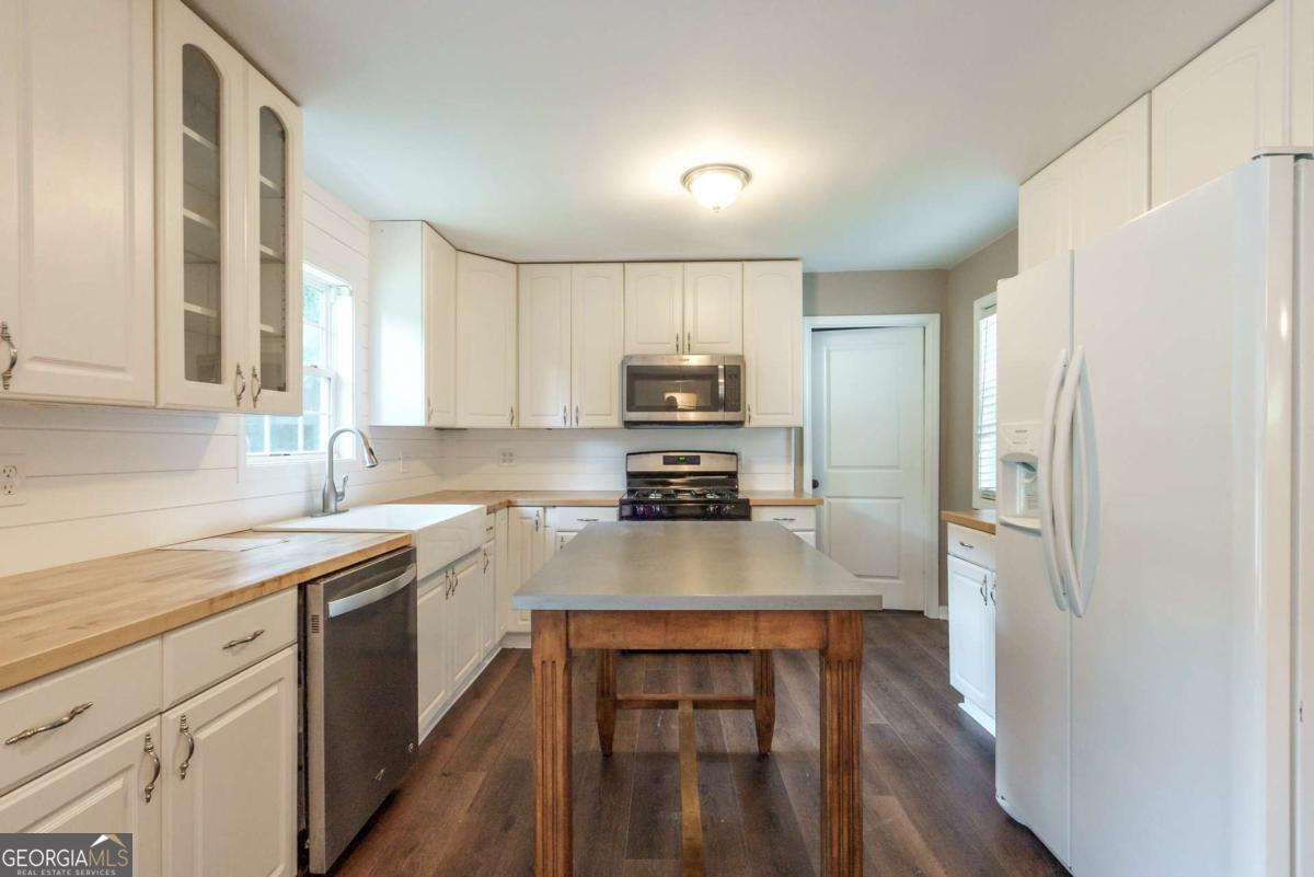 3322 Dewey Hogan Road Property Photo 14
