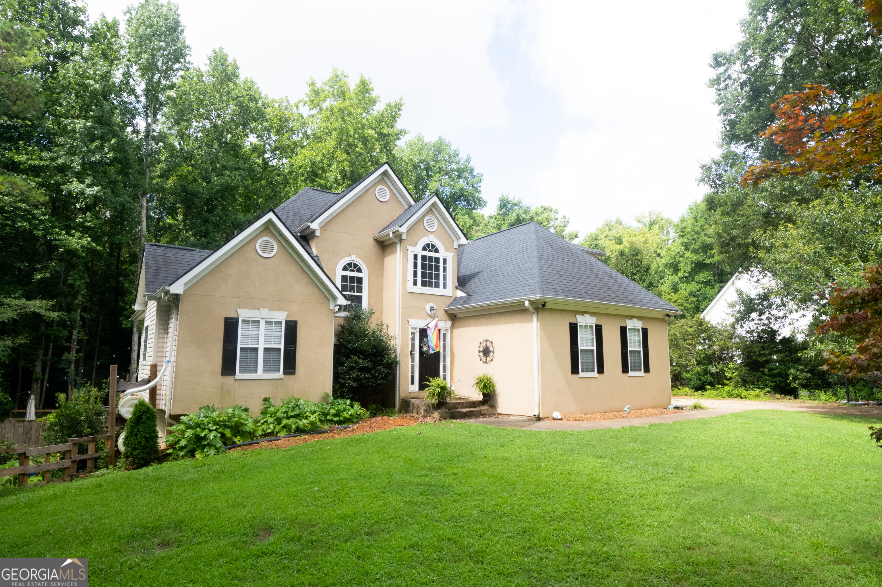 95 Crescent Circle Property Photo 3