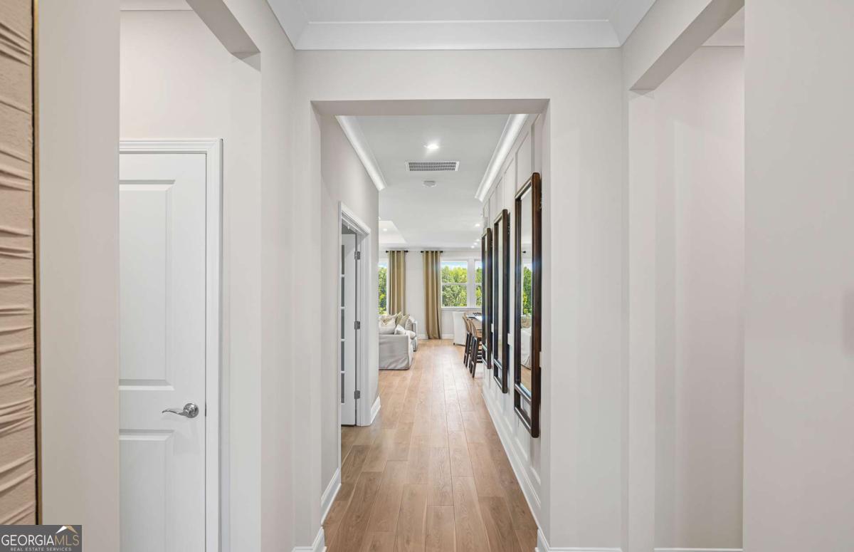 141 Kenney Way Property Photo 3