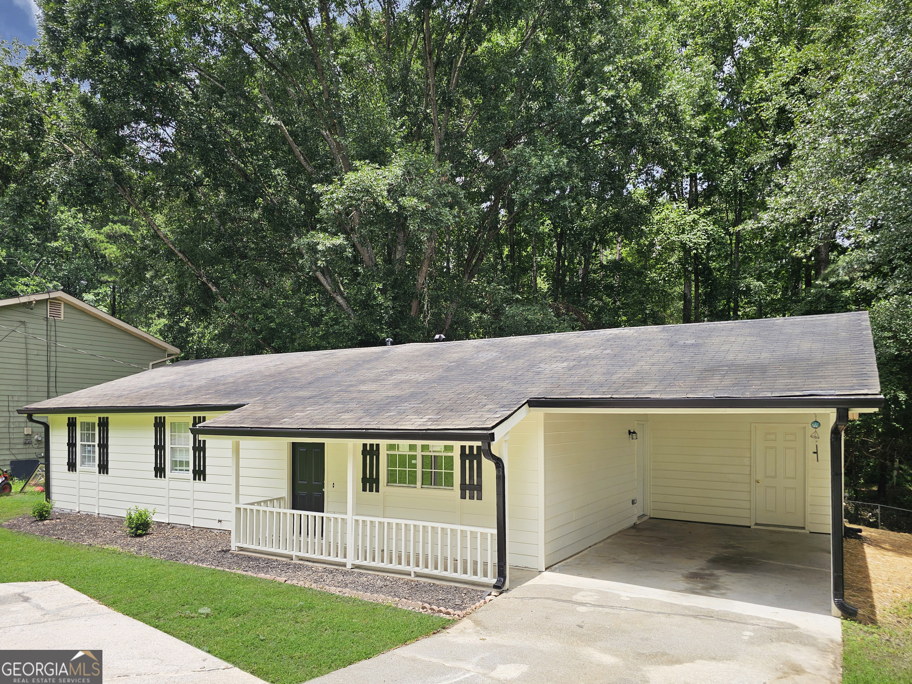 314 Morris Drive Se Property Photo 3