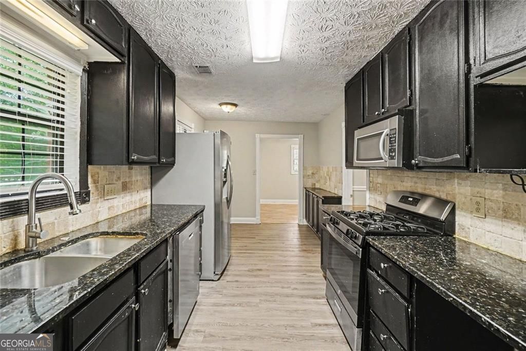 415 Grist Mill Drive E Property Photo 3
