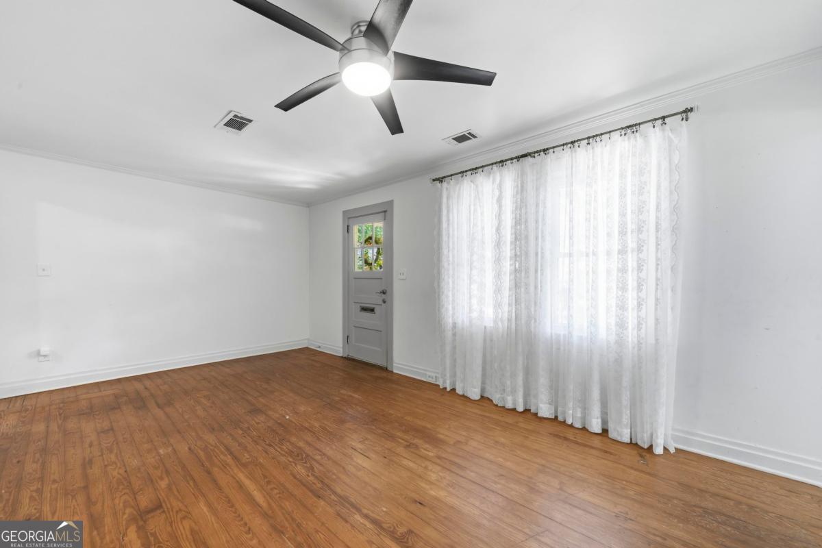 204 N Walnut Street Property Photo 8
