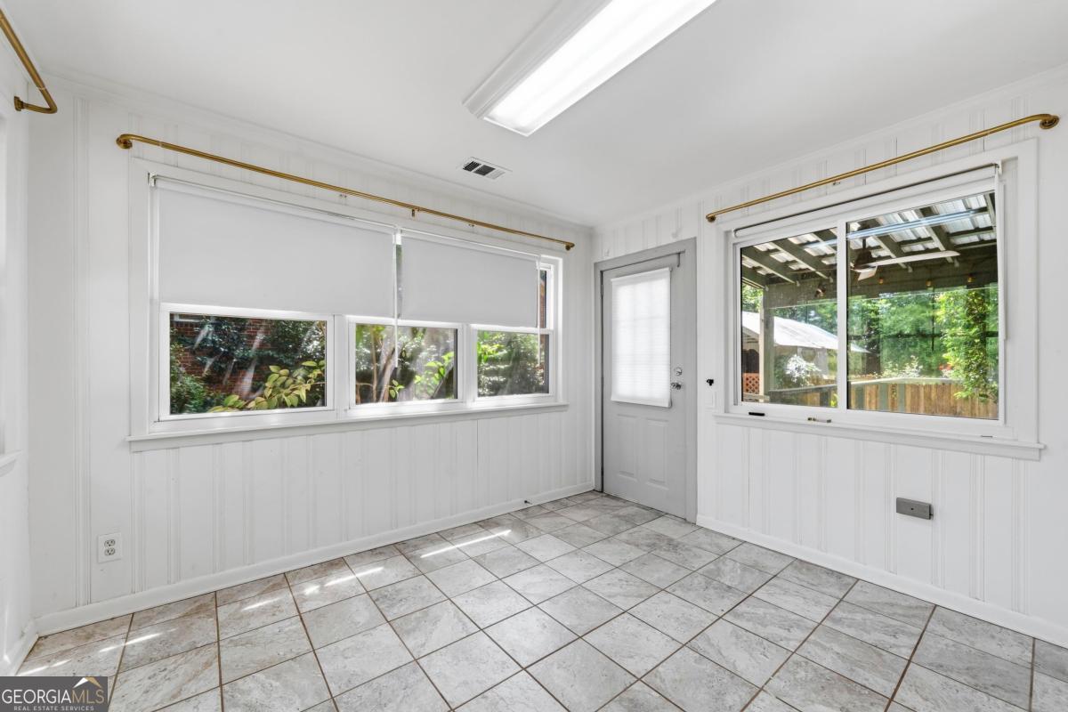 204 N Walnut Street Property Photo 9