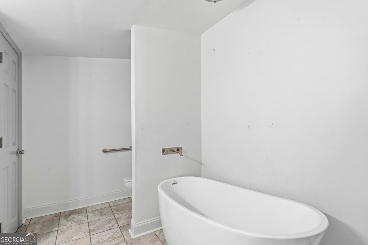 204 N Walnut Street Property Photo 15