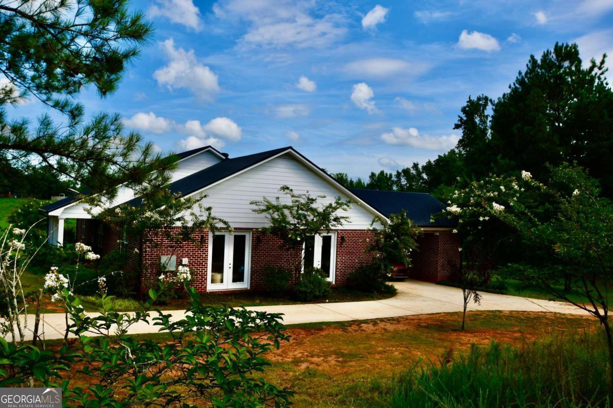 2210 Flat Rock Road Property Photo 3