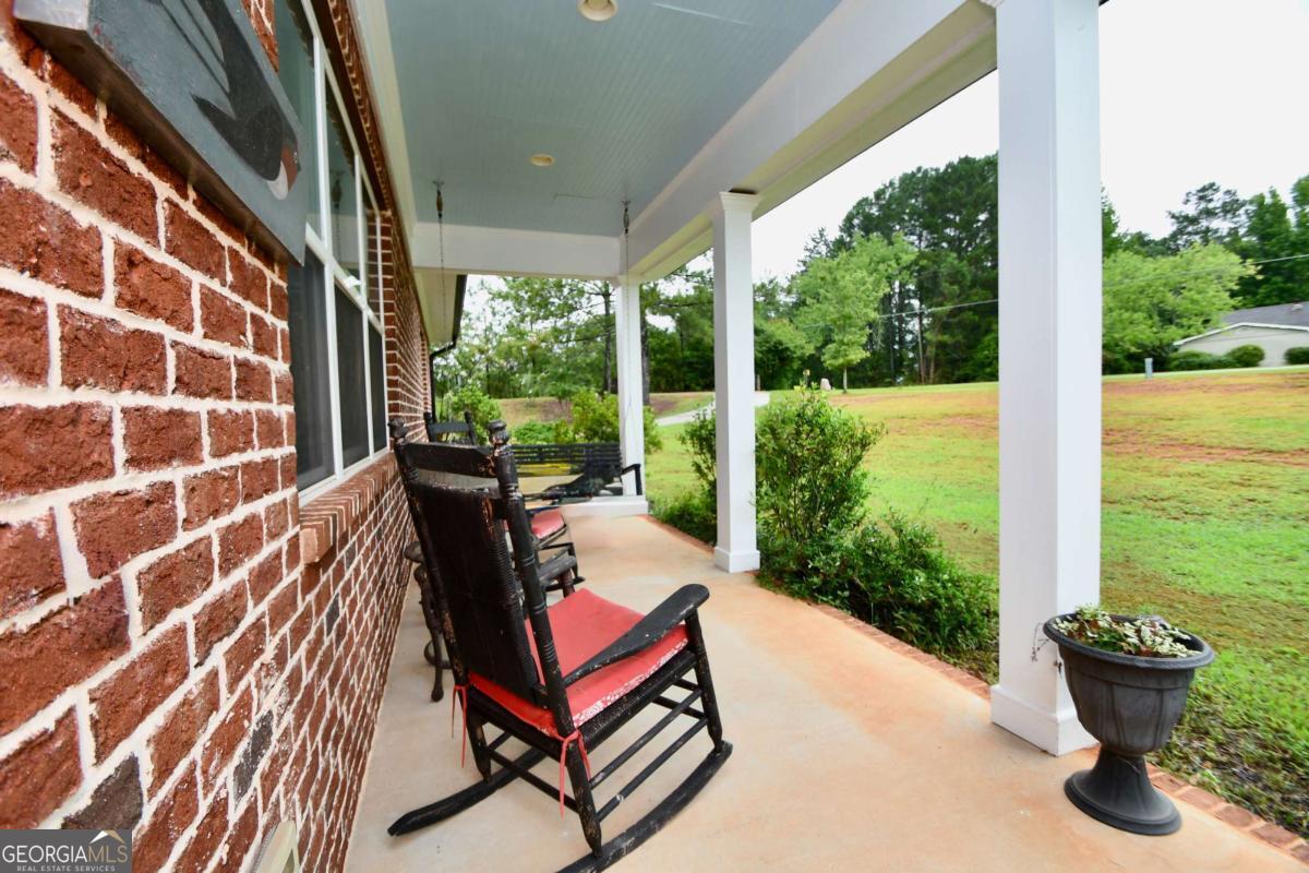 2210 Flat Rock Road Property Photo 4
