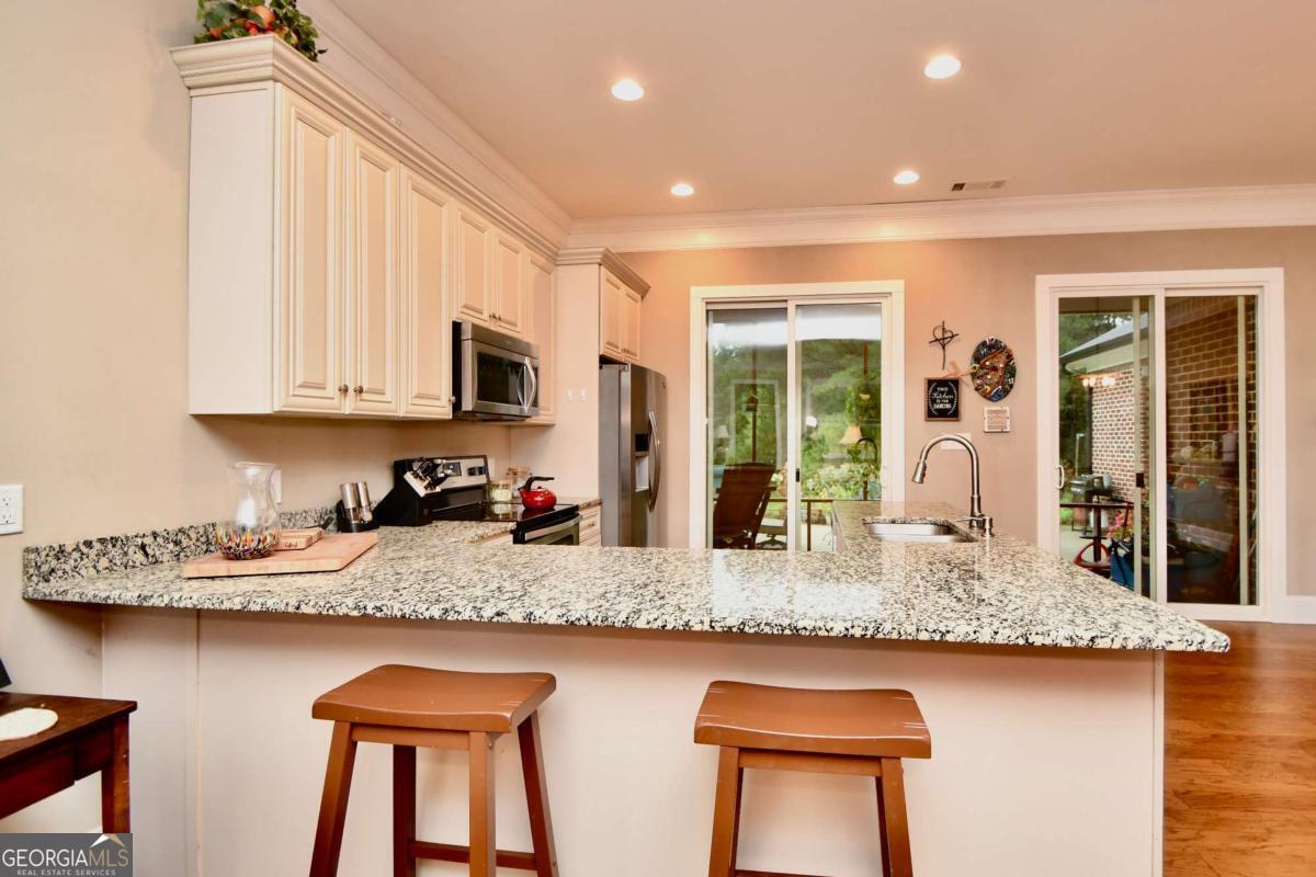 2210 Flat Rock Road Property Photo 14
