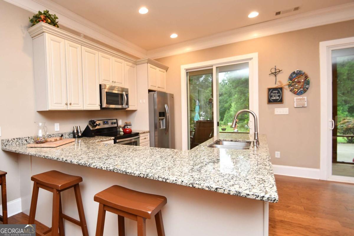 2210 Flat Rock Road Property Photo 15