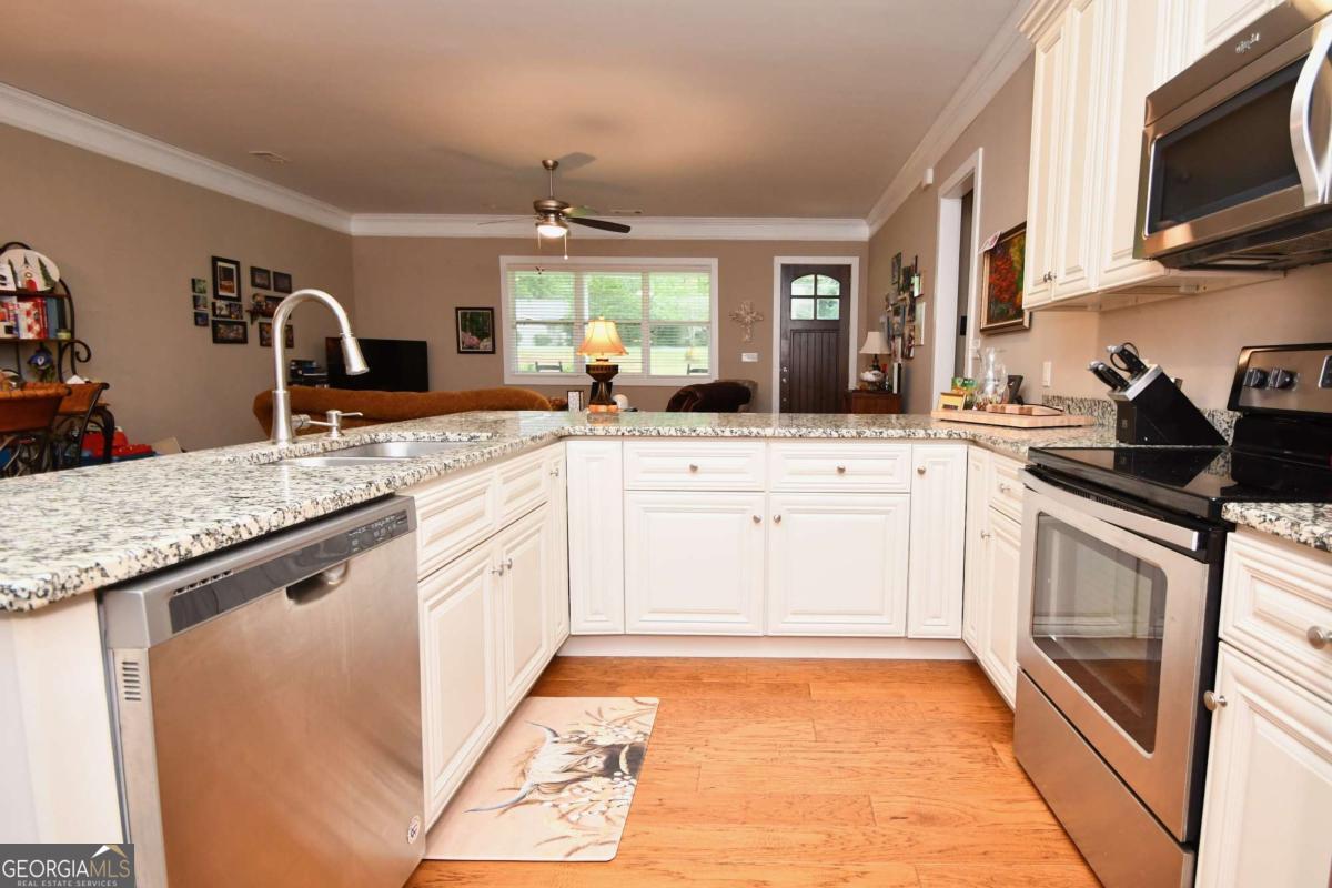 2210 Flat Rock Road Property Photo 17