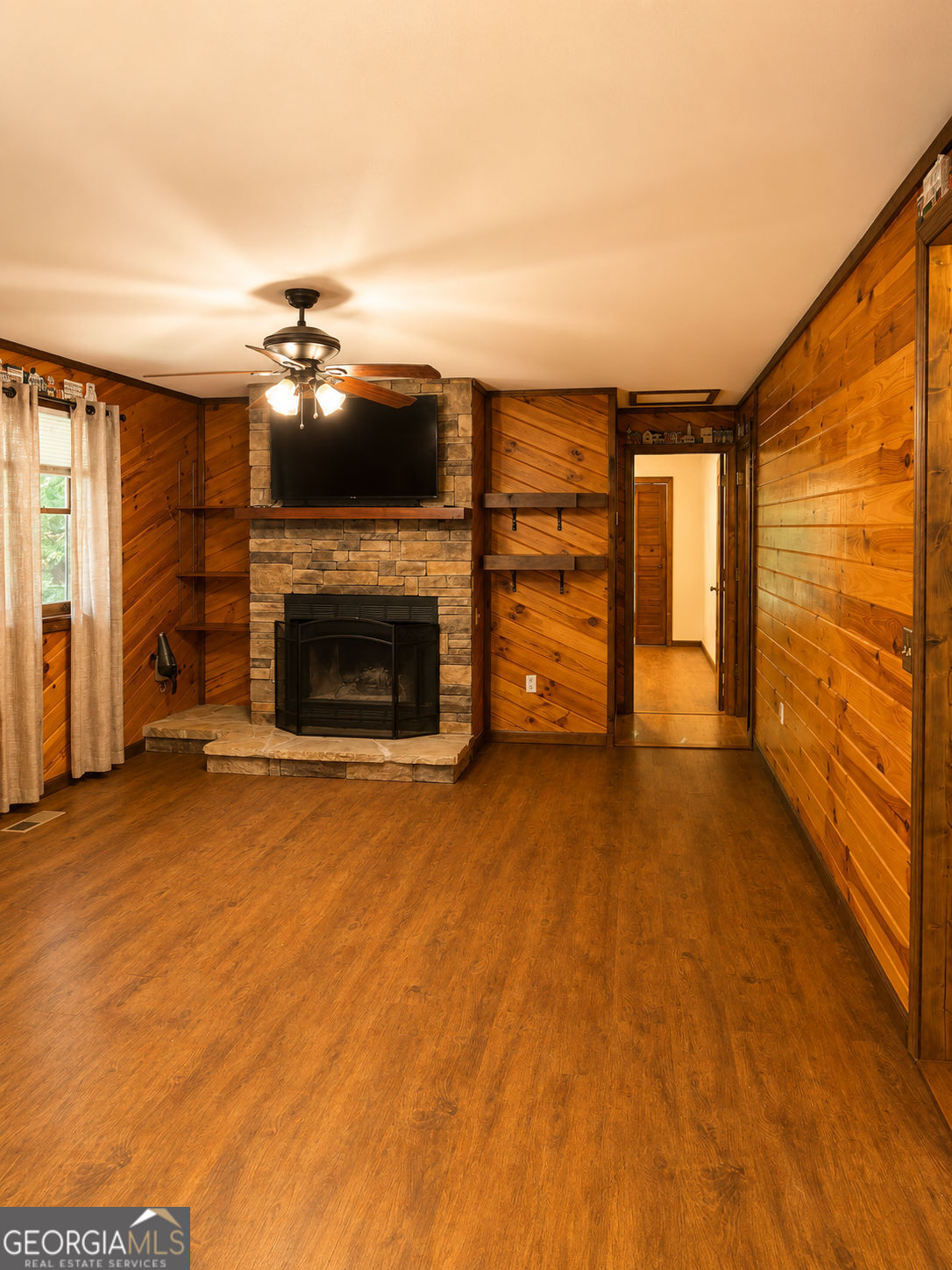 2261 Paradise Valley Road Property Photo 1