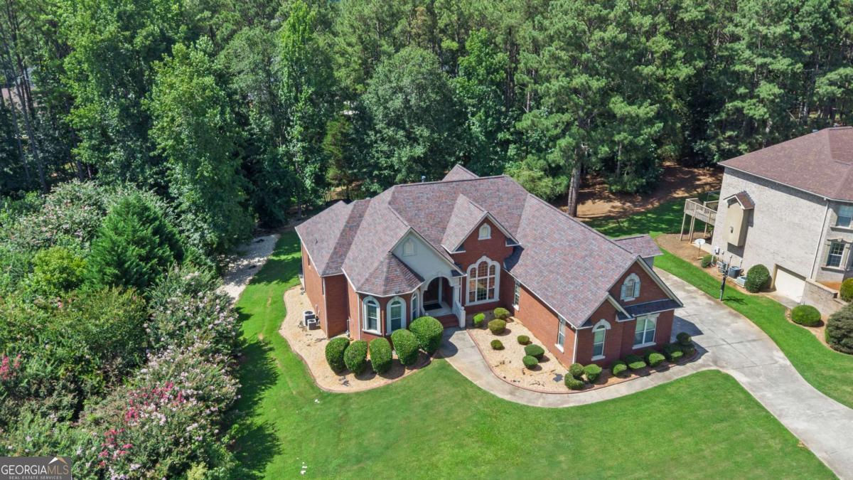 812 Treeline Drive Property Photo 3