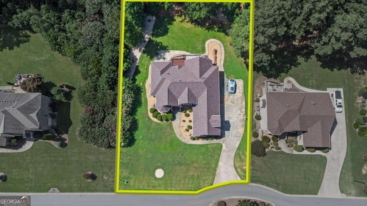 812 Treeline Drive Property Photo 4