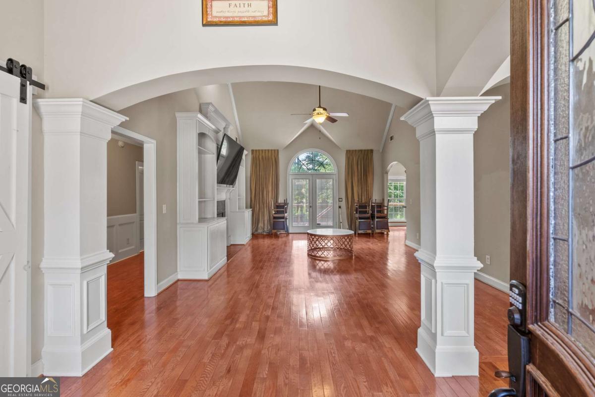 812 Treeline Drive Property Photo 7