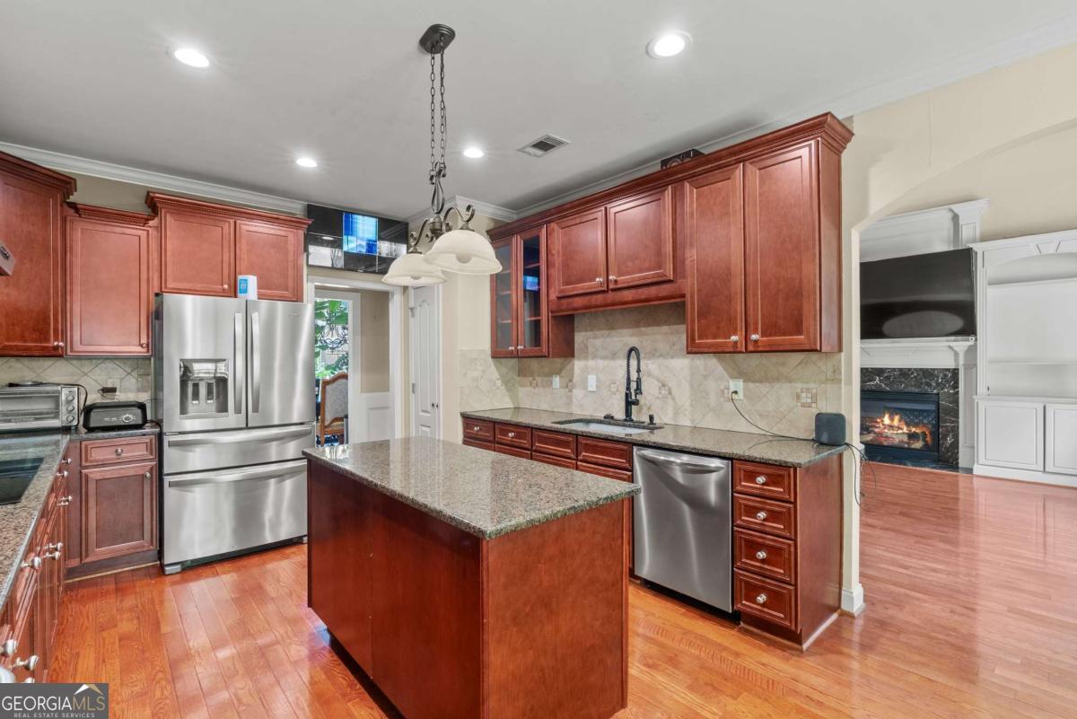 812 Treeline Drive Property Photo 18
