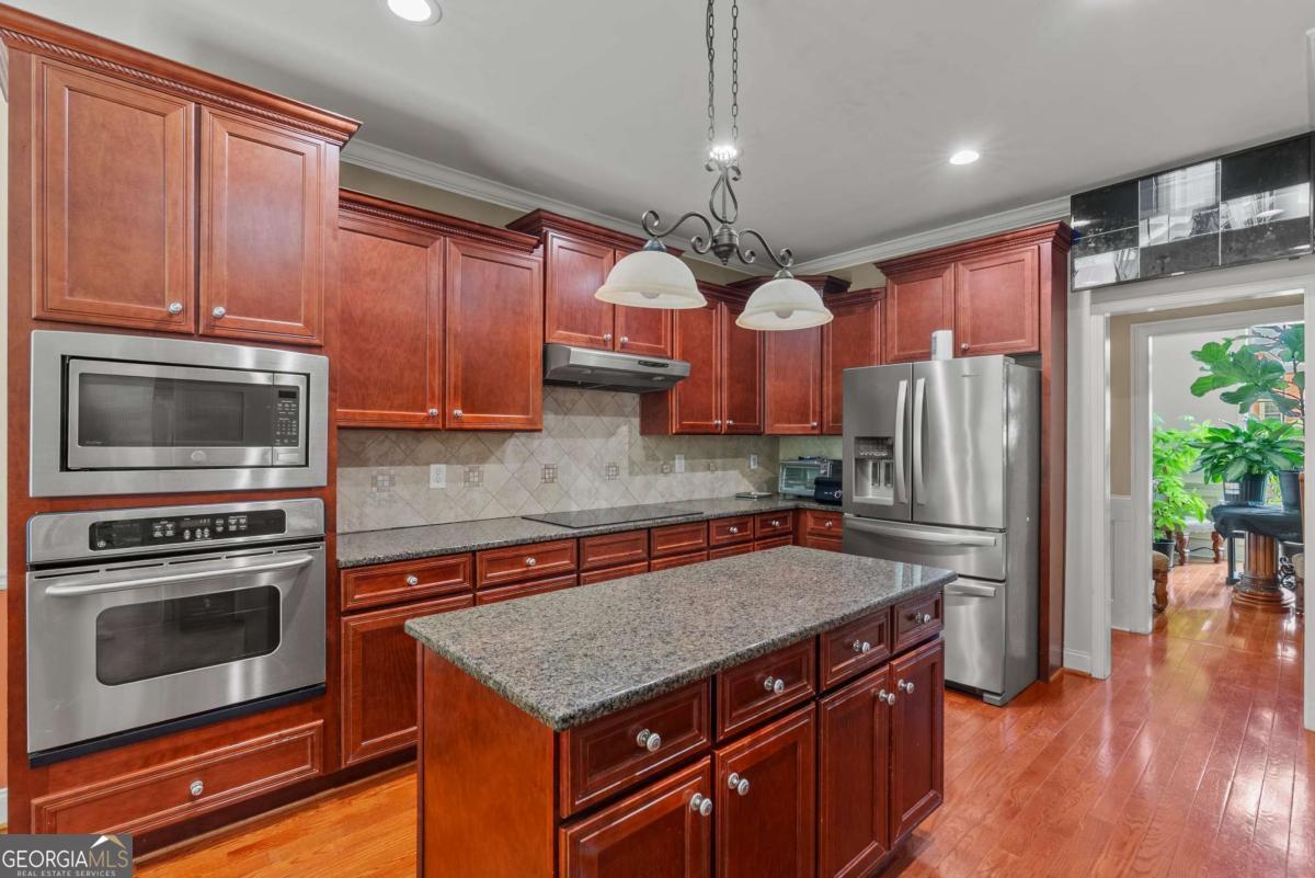 812 Treeline Drive Property Photo 19