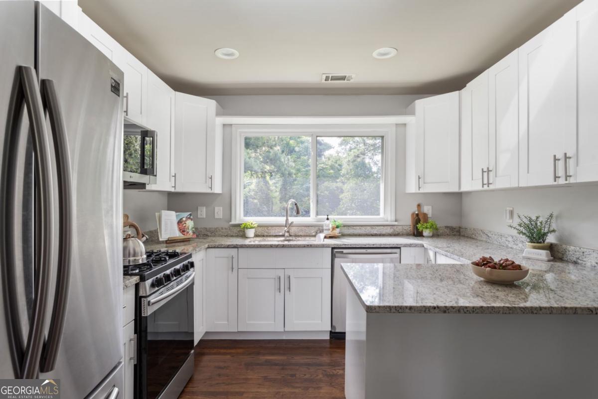 2485 Tilson Road Property Photo 8