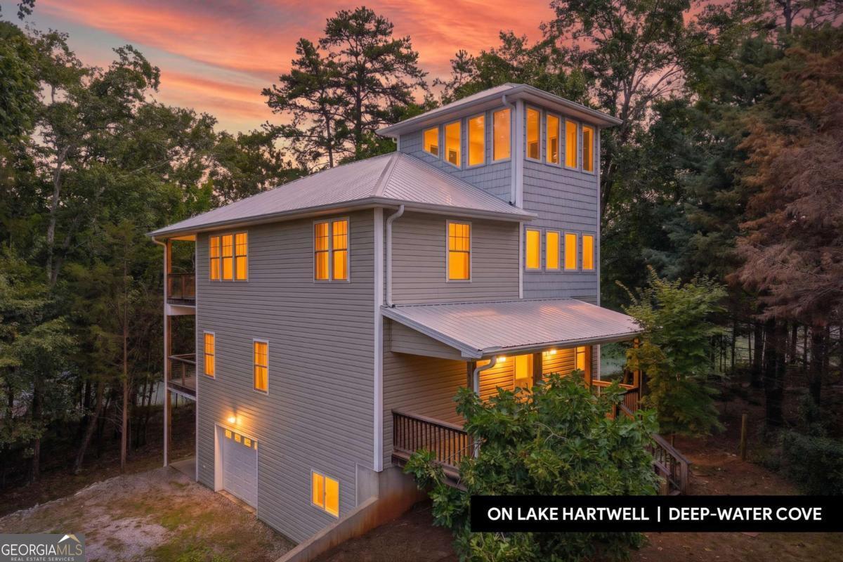 27 Classic Drive Property Photo 1