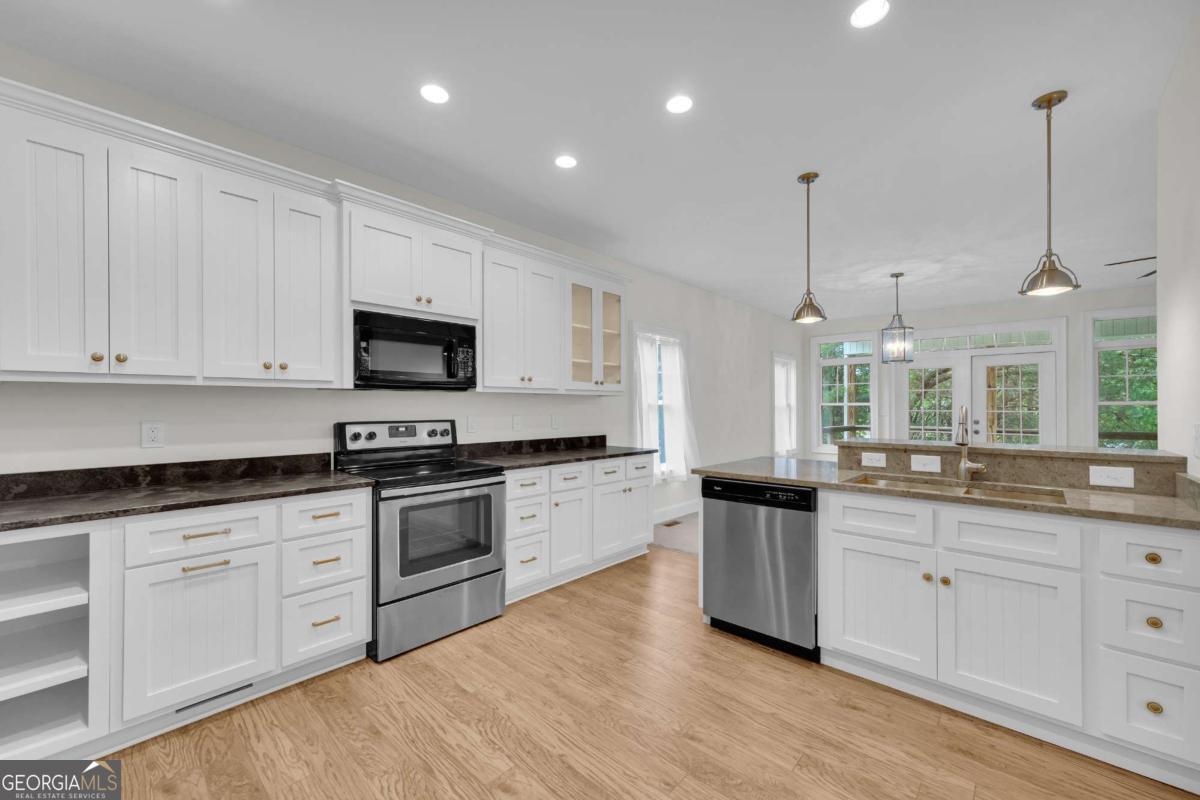 27 Classic Drive Property Photo 9