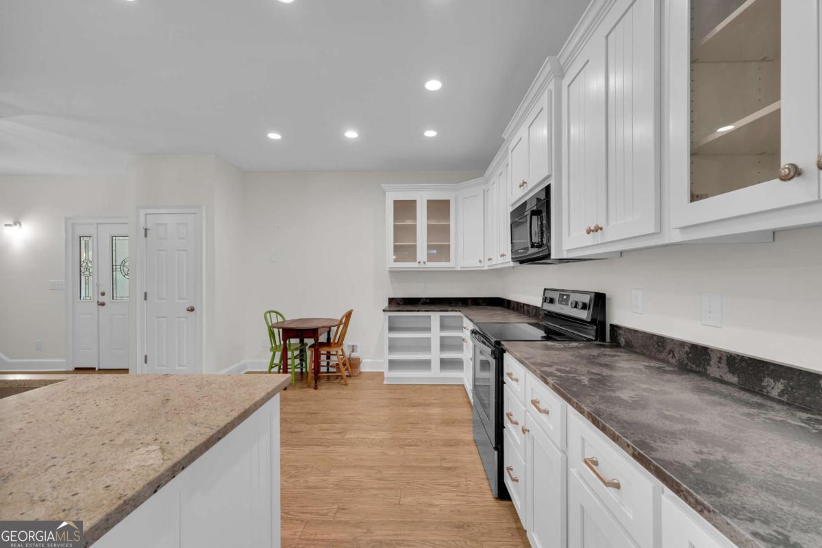 27 Classic Drive Property Photo 13