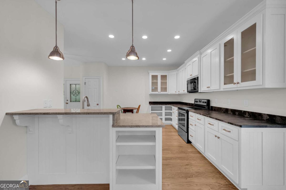 27 Classic Drive Property Photo 15