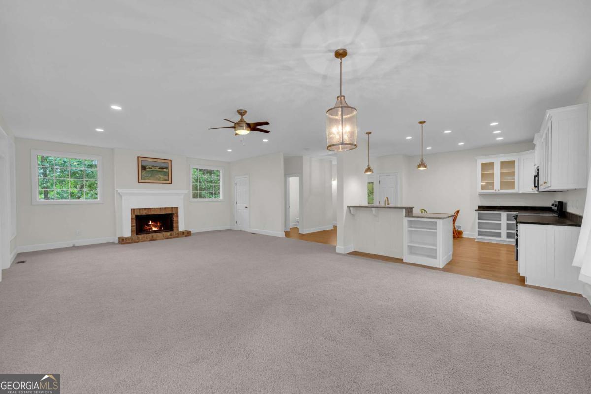27 Classic Drive Property Photo 18