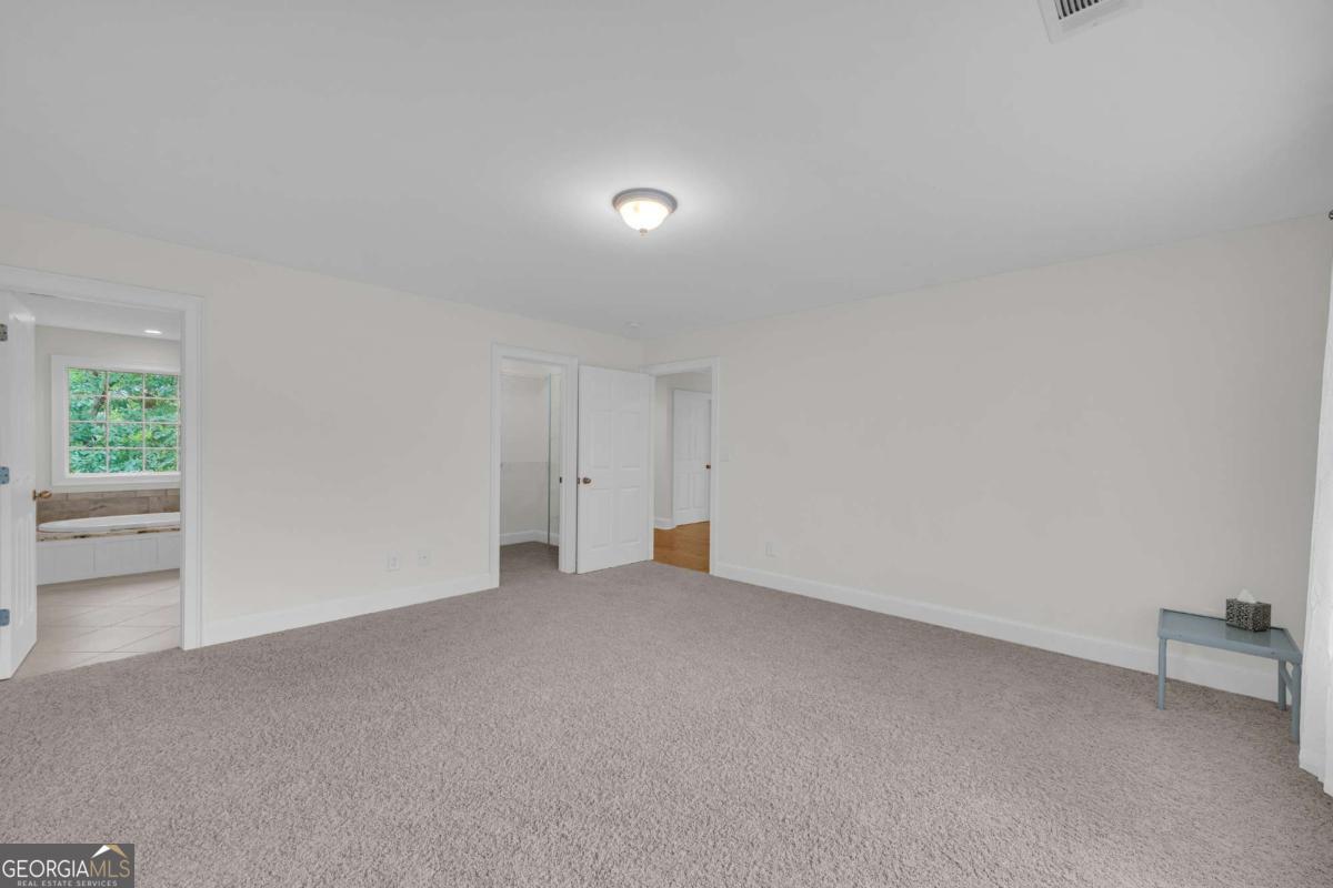 27 Classic Drive Property Photo 36