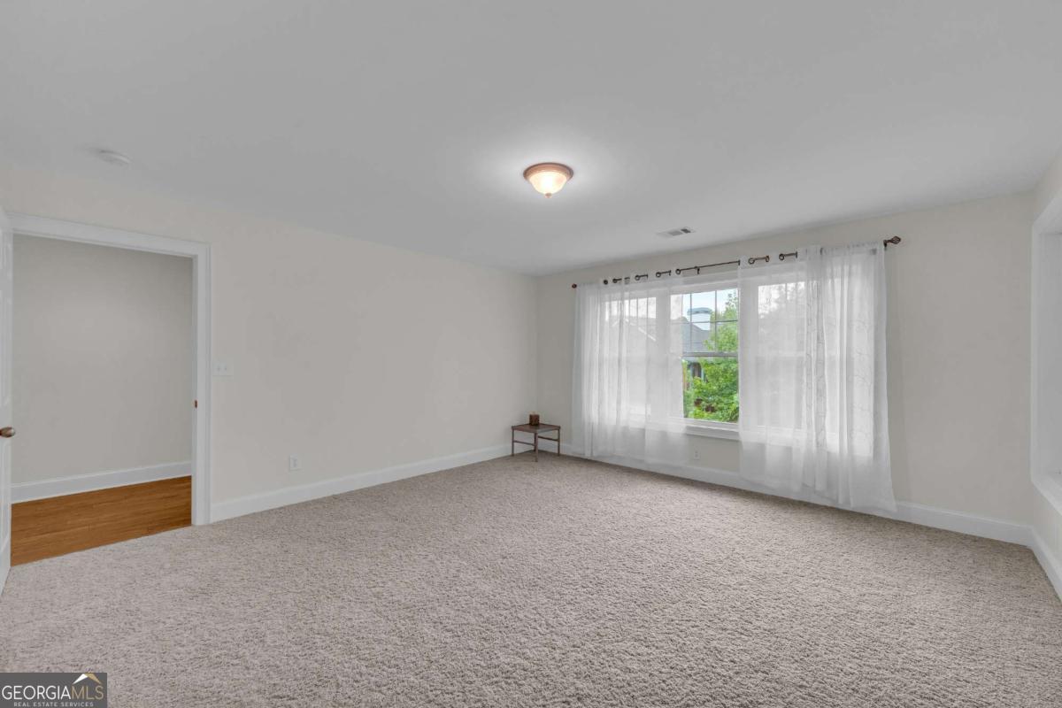 27 Classic Drive Property Photo 37