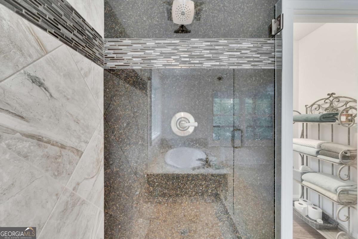 27 Classic Drive Property Photo 41