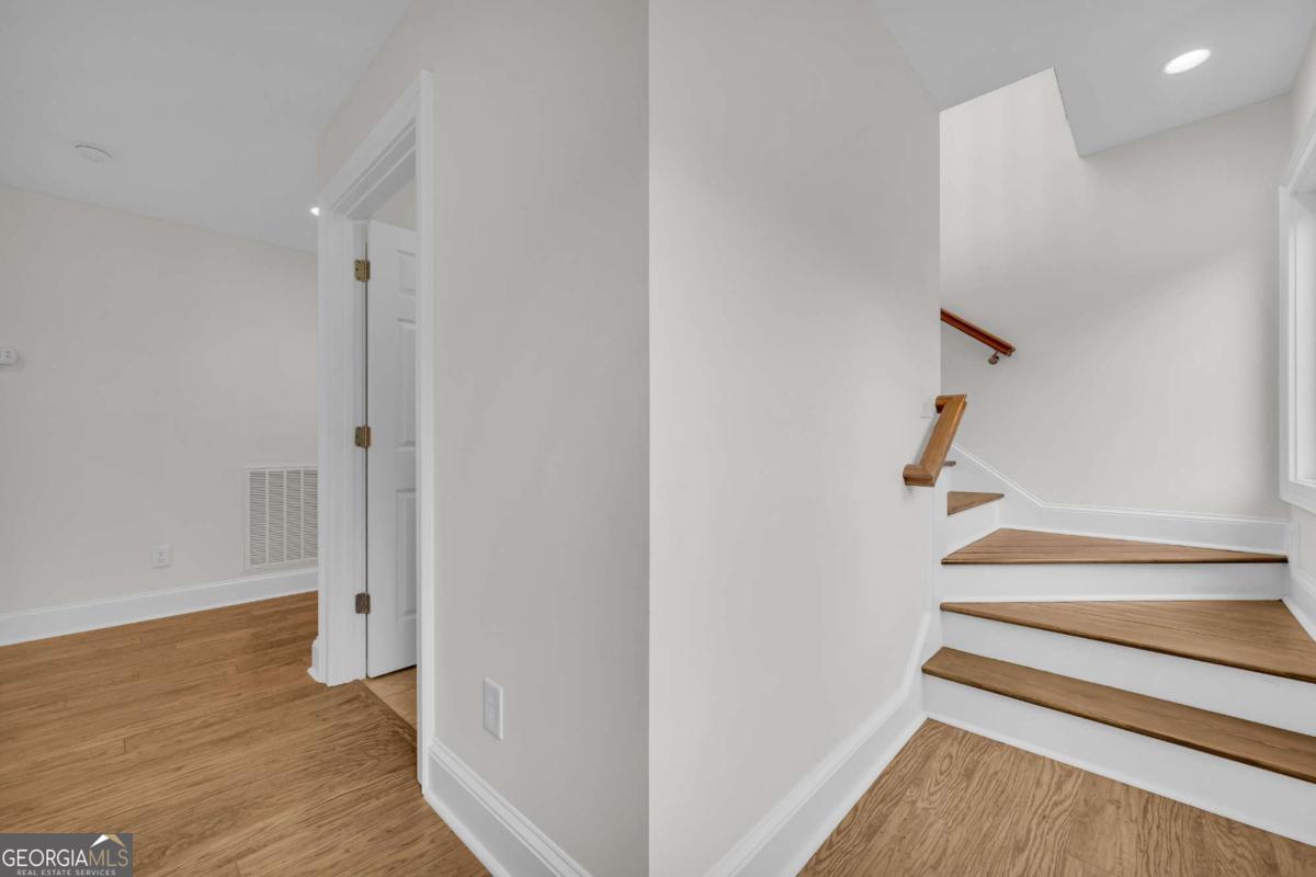 27 Classic Drive Property Photo 49