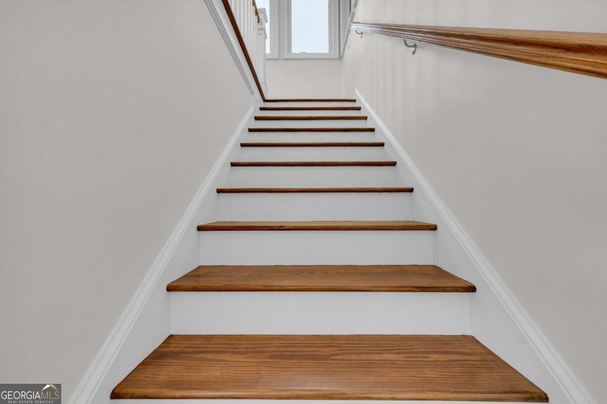 27 Classic Drive Property Photo 54