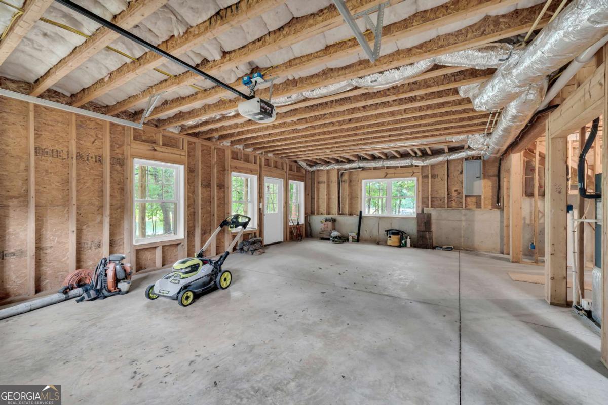 27 Classic Drive Property Photo 69