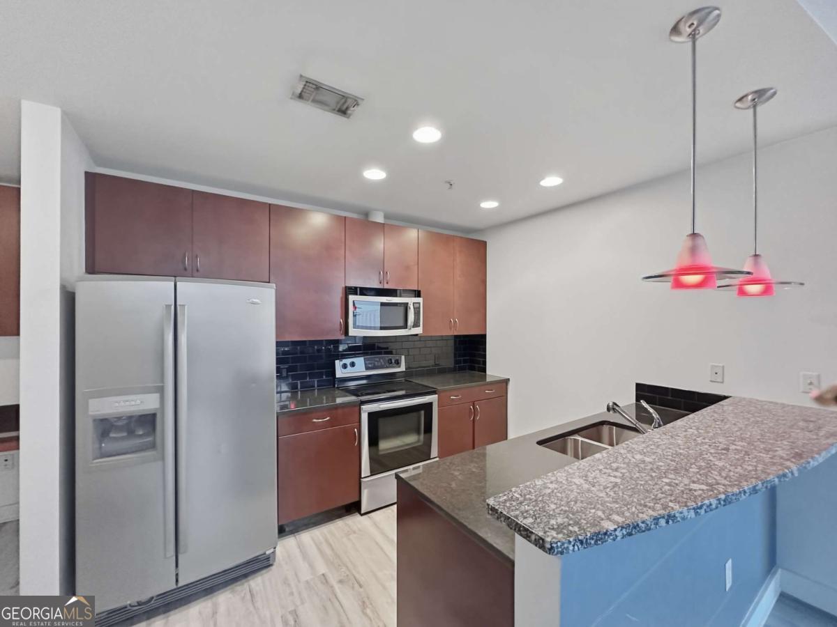 400 W Peachtree Street NW # 804 Property Photo 1