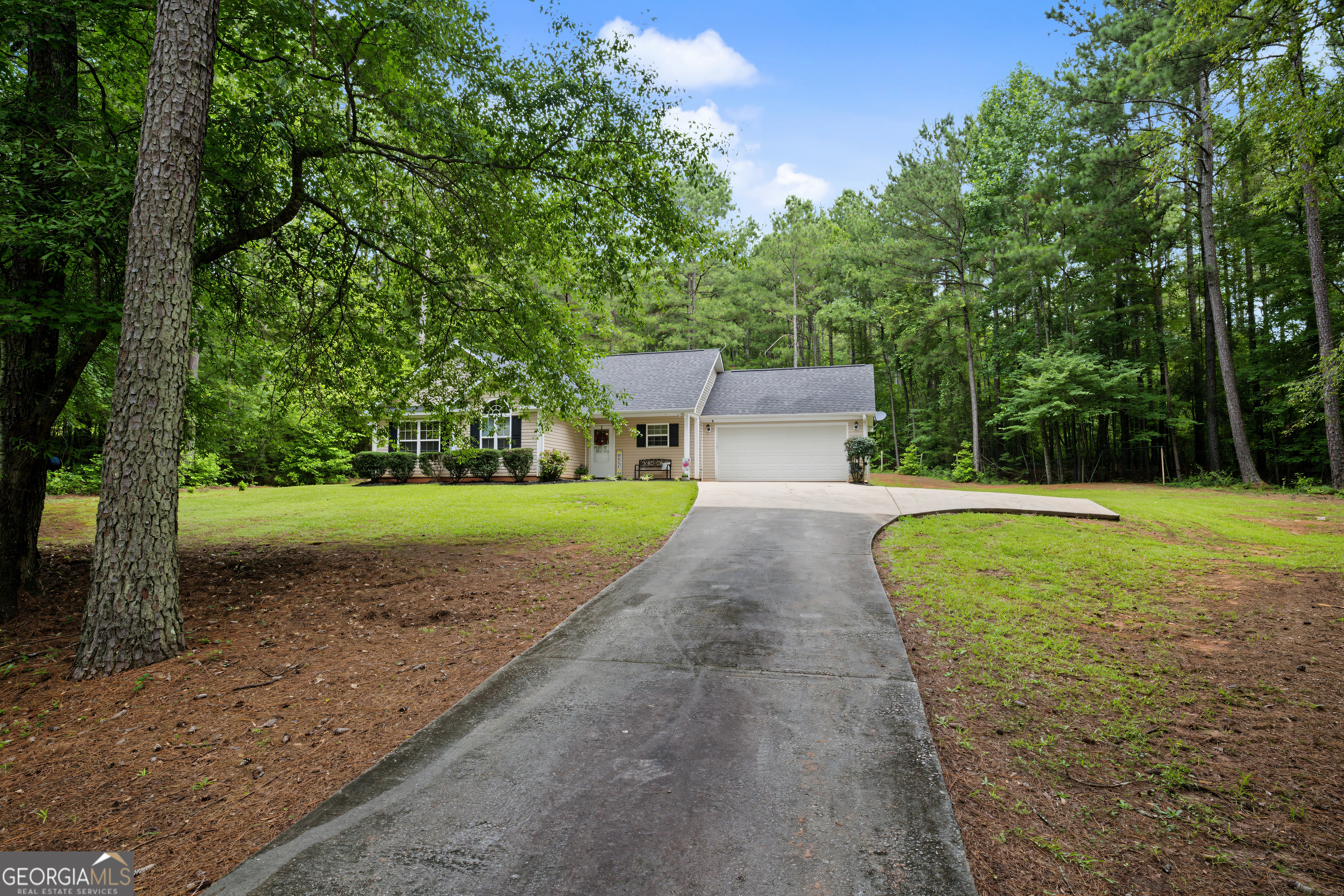 325 Leonard Road Property Photo 4
