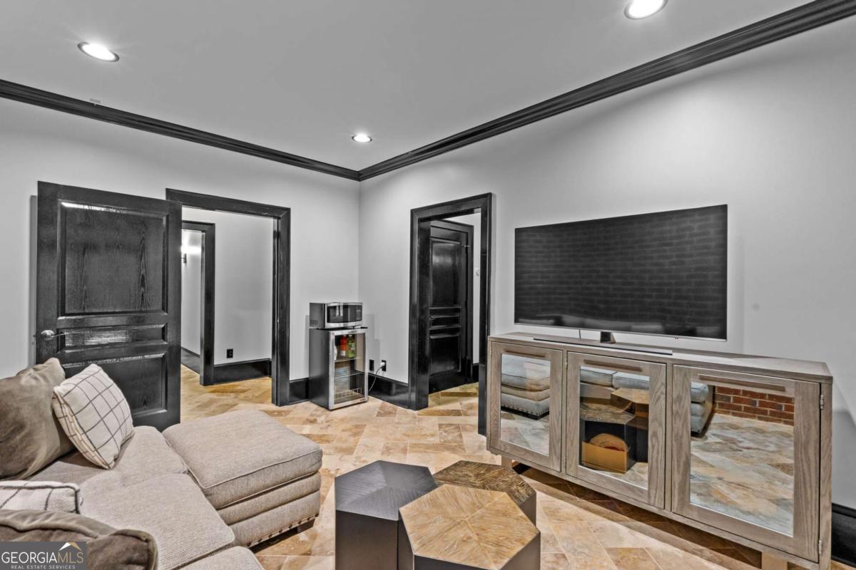 5512 Glenridge Drive # K Property Photo 6