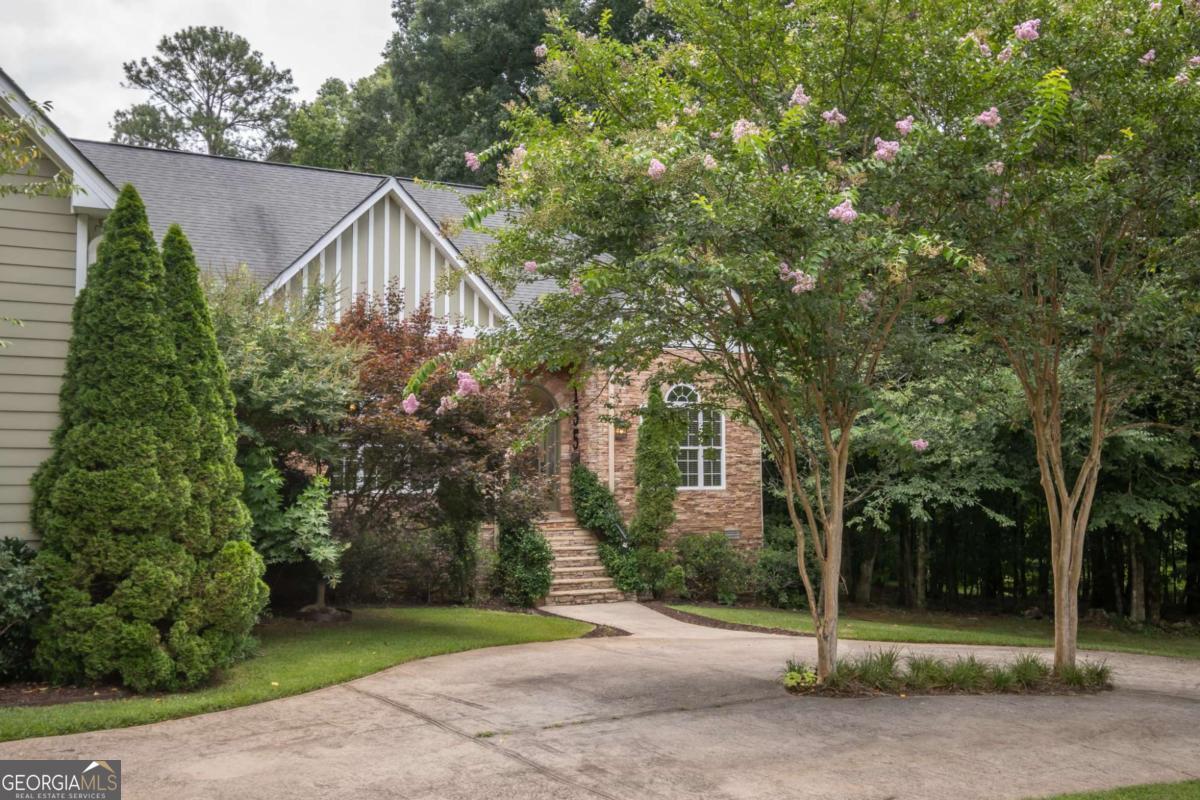 155 Pine Creek Way Property Photo 1