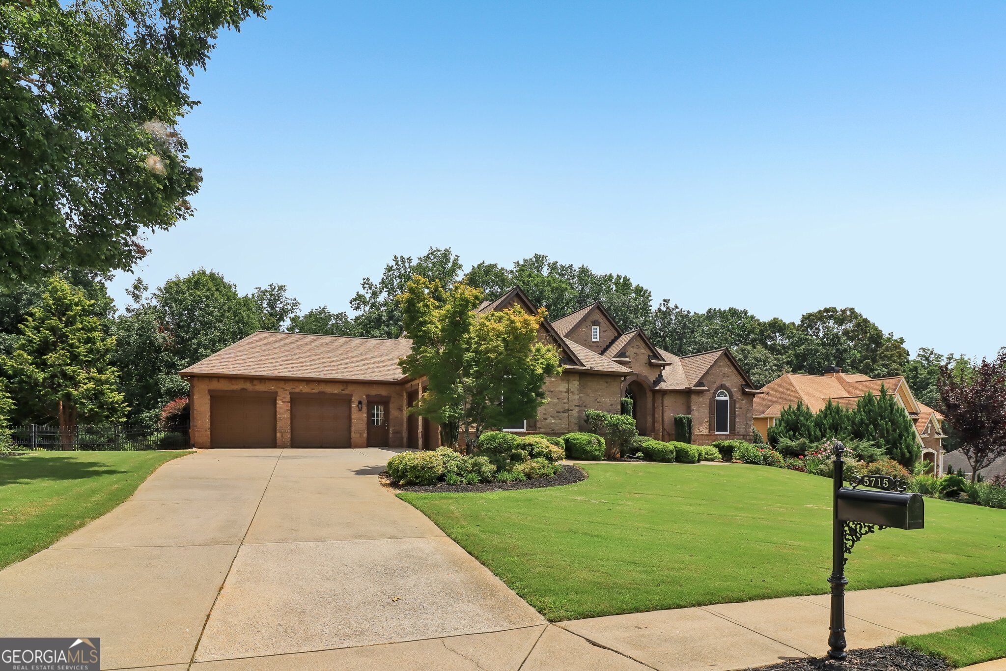 5715 Catalpa Court Property Photo 3