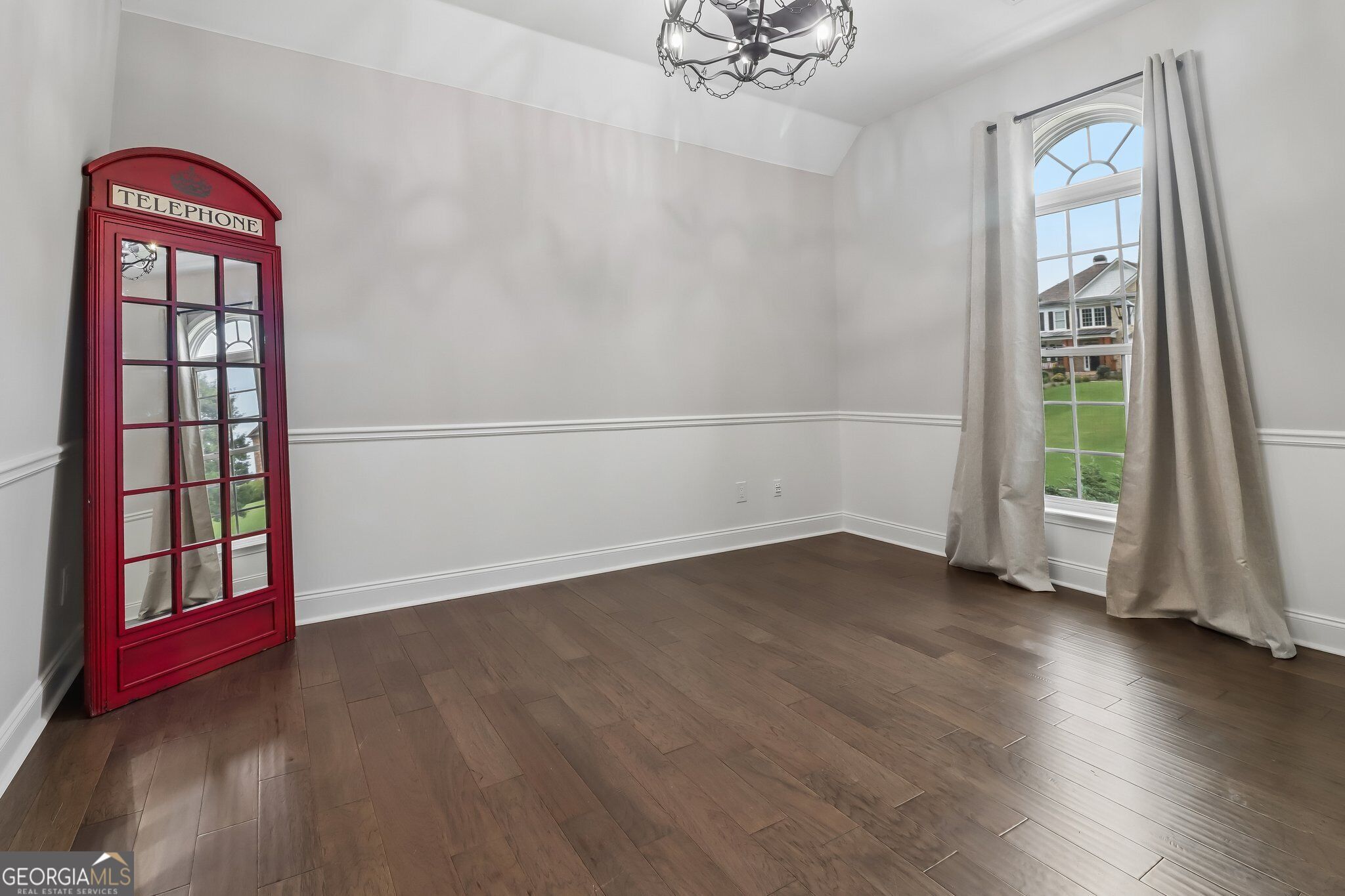 5715 Catalpa Court Property Photo 8