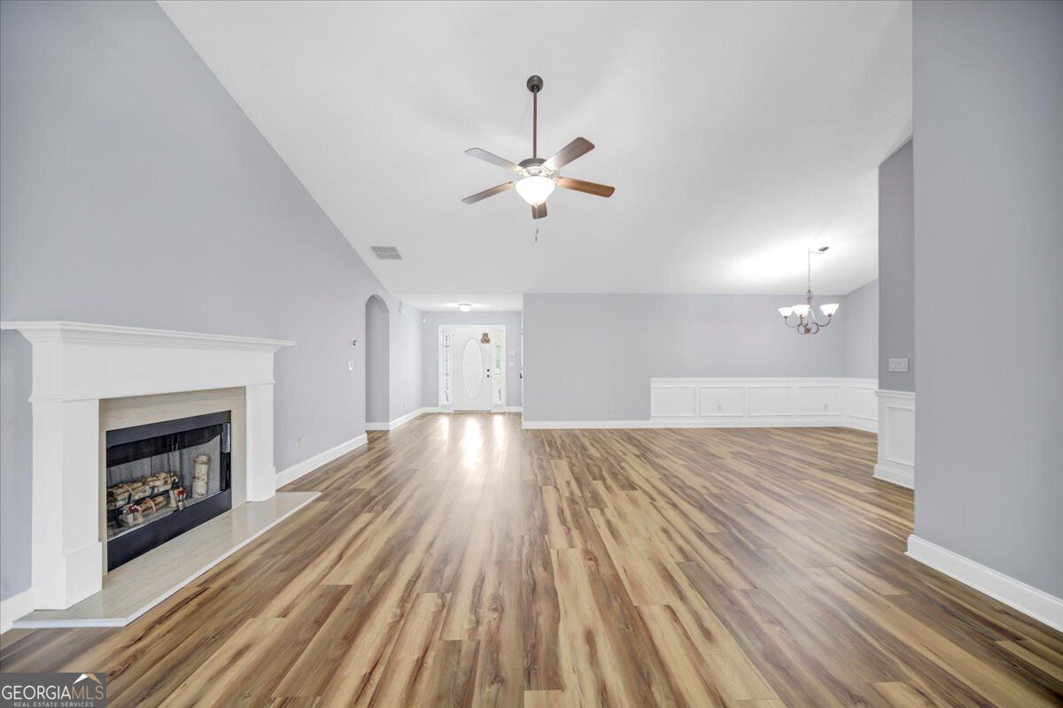1411 Silvergate Way Property Photo 13