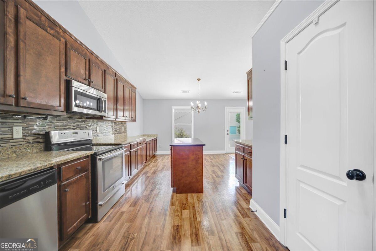 1411 Silvergate Way Property Photo 20