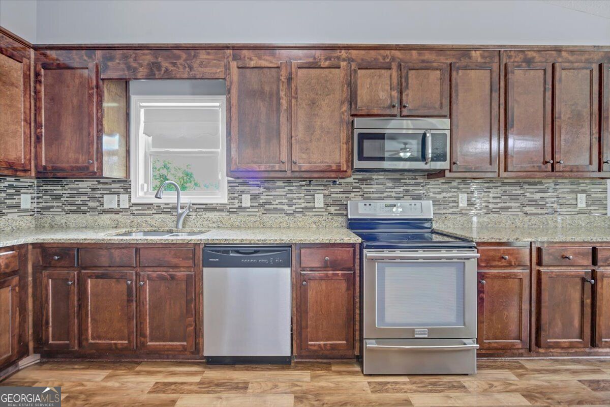 1411 Silvergate Way Property Photo 22