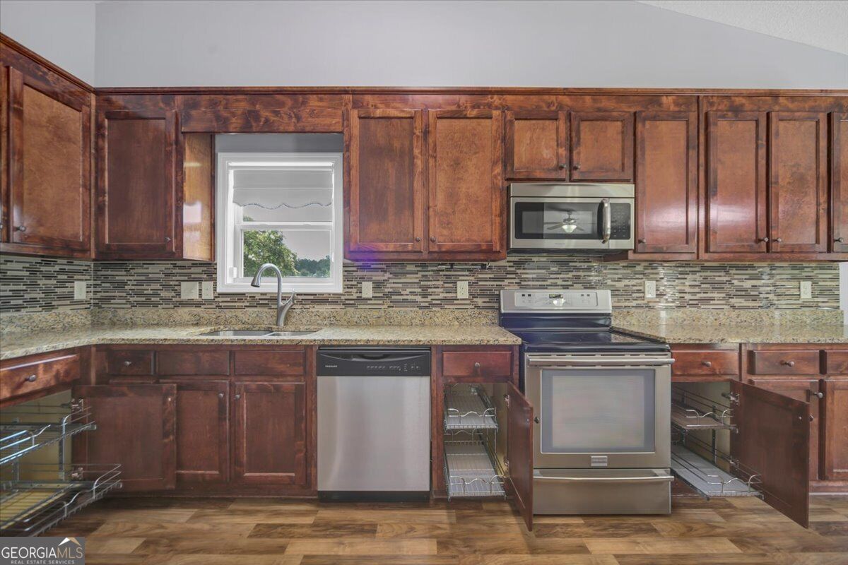 1411 Silvergate Way Property Photo 23
