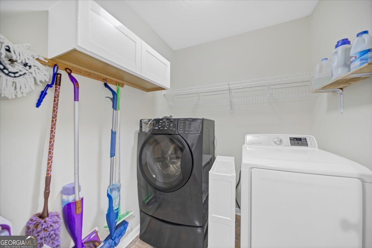 1411 Silvergate Way Property Photo 31