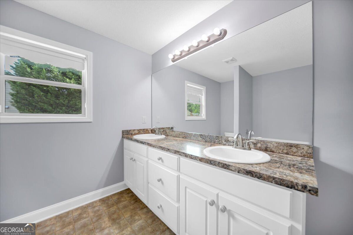1411 Silvergate Way Property Photo 38