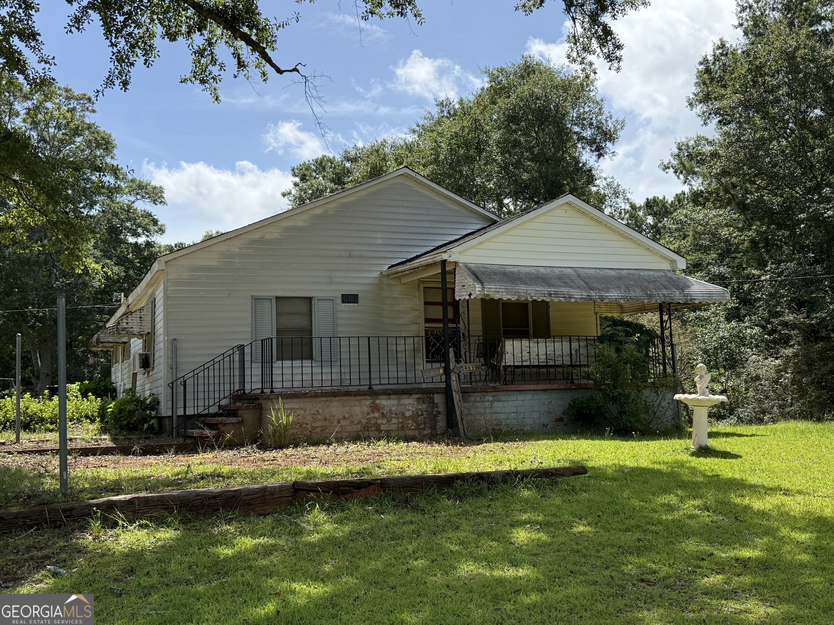 6099 Indian Trail Property Photo 1