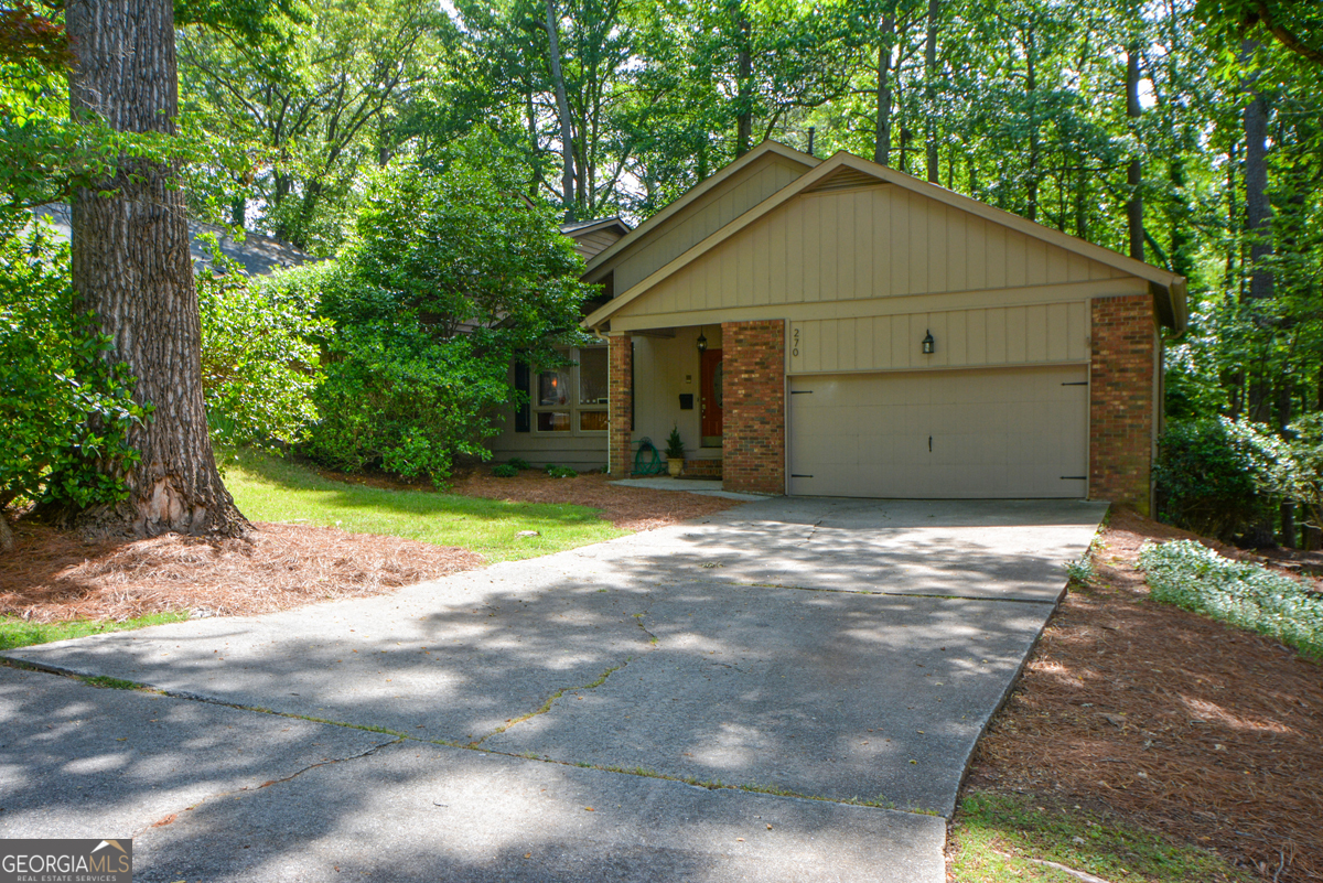 270 Lakeview Ridge W Property Photo 1