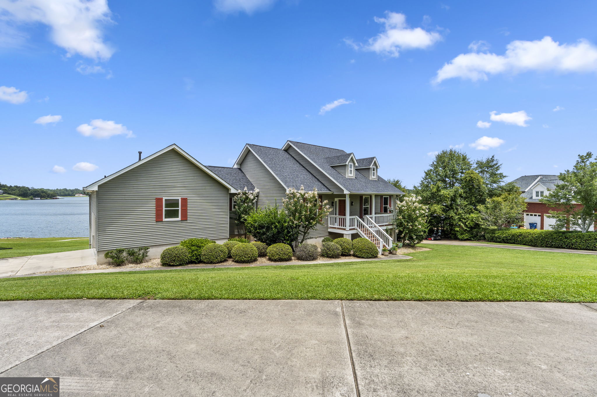 354 Hillridge Cove Property Photo 3