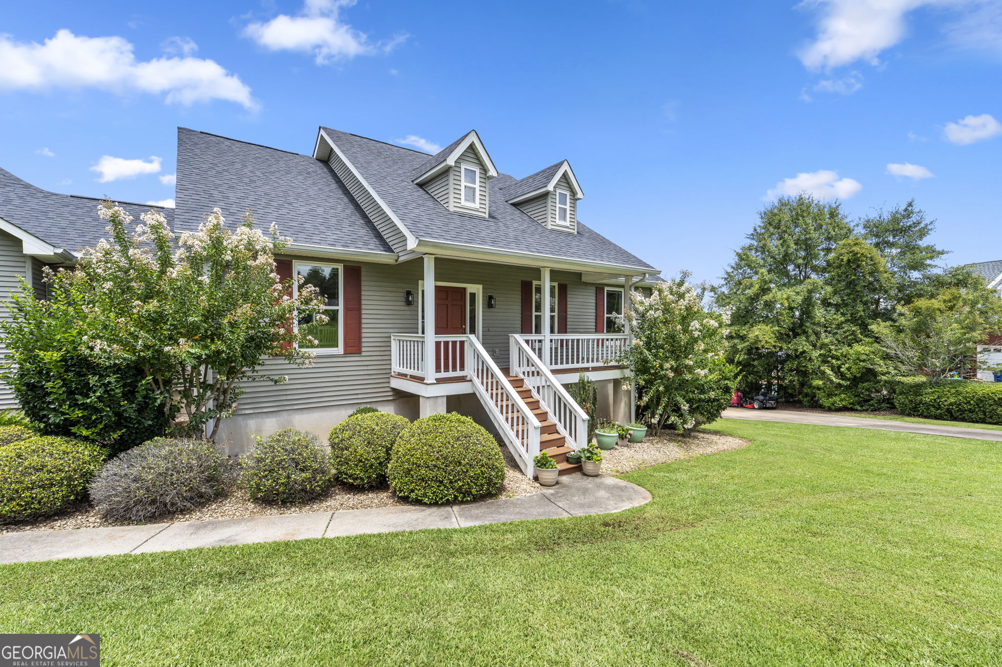 354 Hillridge Cove Property Photo 4