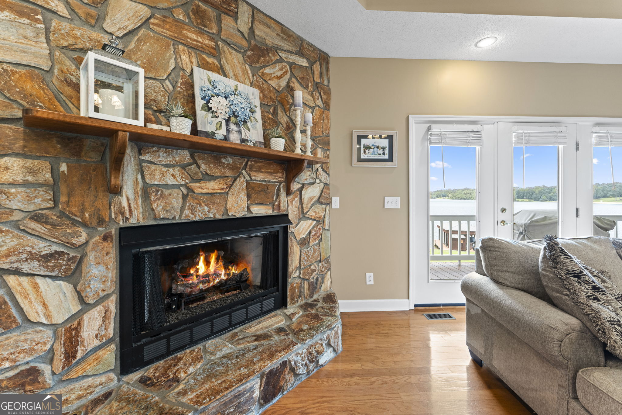 354 Hillridge Cove Property Photo 11