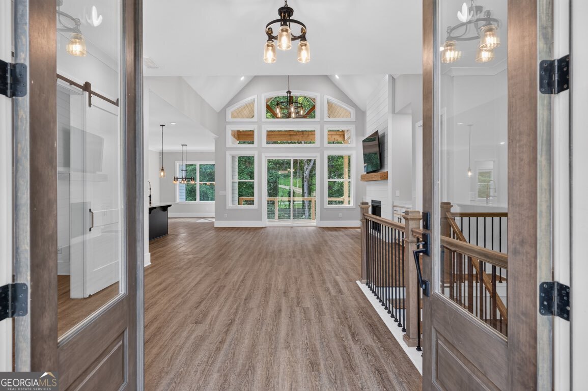6052 Oak Hill Drive Property Photo 3